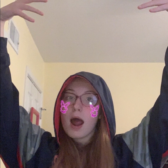 Meet your Posher, Mardena - Picture 1 of 1